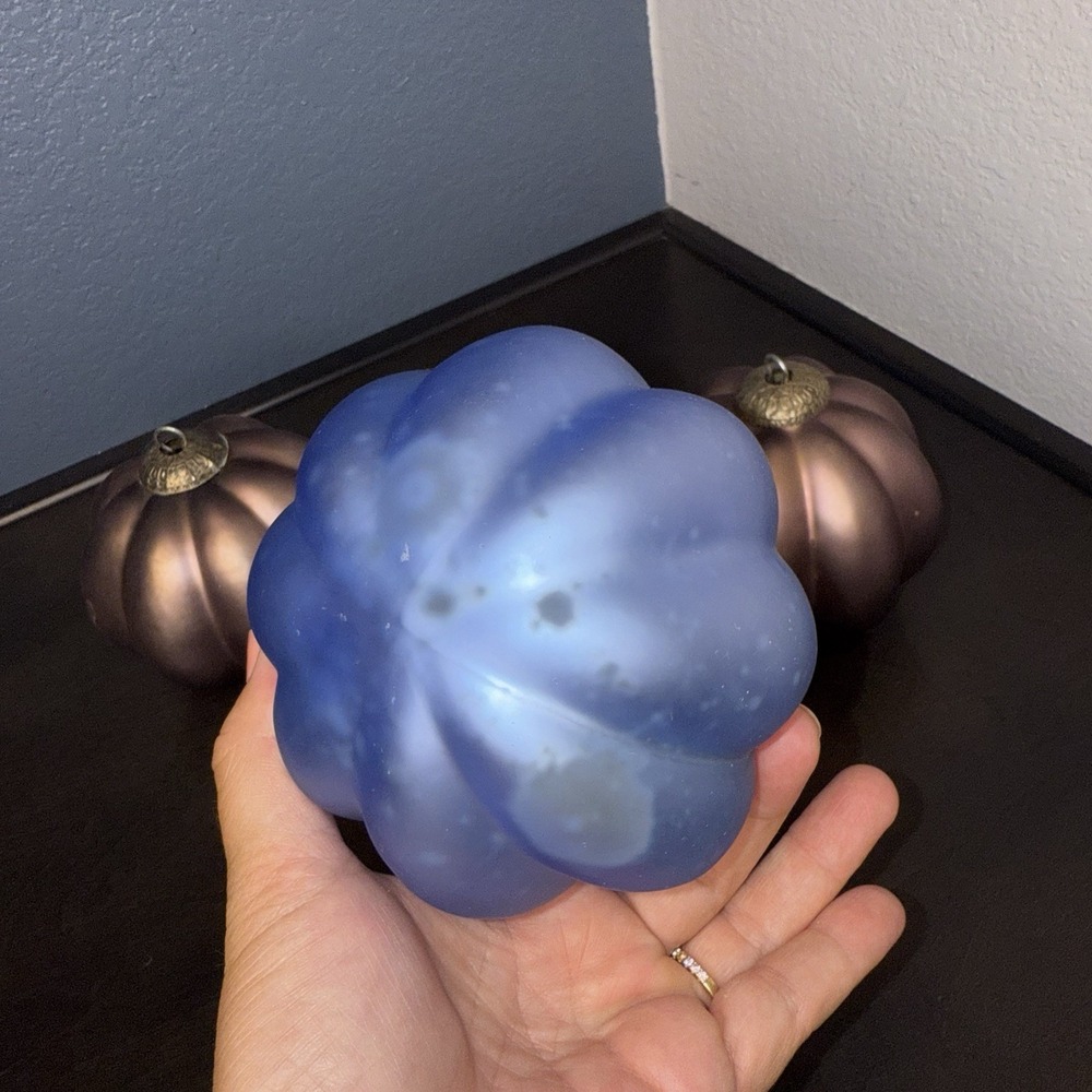 Lot 3 Vtg large Glass Christmas‎ Ornaments Ribbed Pumpkin Shape rose & Blue - Picture 7 of 16